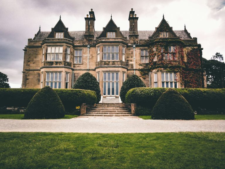 Are Bigger Houses Harder to Sell